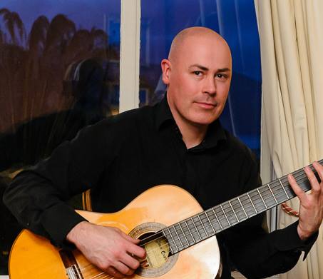 Martyn Rapley plays at The Inn on Loch Lomond