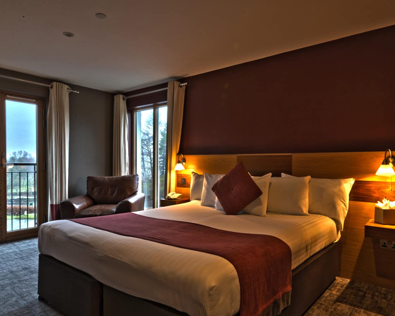 Executive Ben Lomond Double Room View and Bed